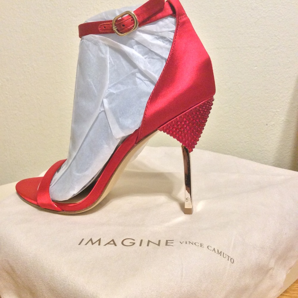 NWT Satin Crimson Studded/Mirrored GoldStiletto - Picture 12 of 16